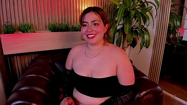  AdelaTaylor chat room