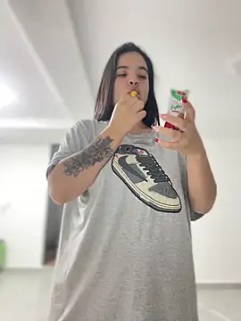 JuanitaMore01