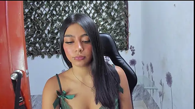 sarahbrowm_ - Sarahbrowm_'s free webcam
