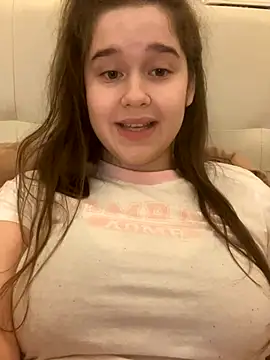 HornyGirlH's Stripchat show and profile