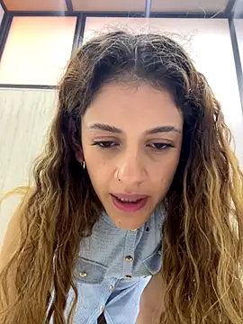 alana15's Stripchat show and profile