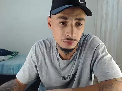 emiliano_hottt - Emiliano_hottt's free webcam