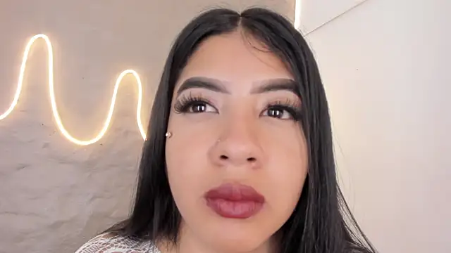 Naomy_gyal