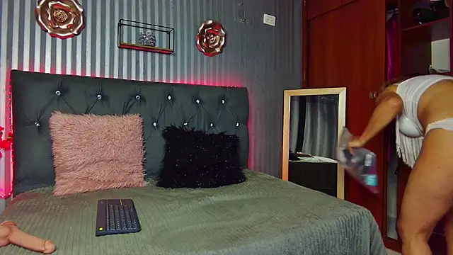 geminis_milf - Geminis_milf's free webcam - UK Sex Cams
