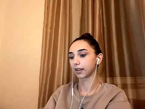linamour - LinaMour's free webcam - UK Sex Cams