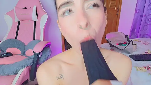  Peach_Rose_ chat room