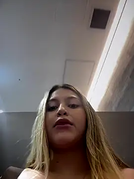 lunablossom_ - Lunablossom_'s free webcam - UK Sex Cams