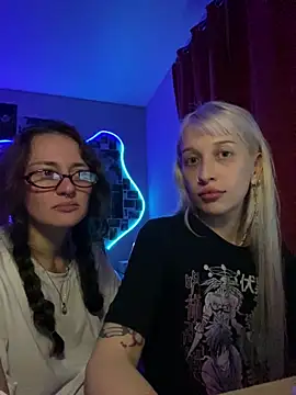 dooubletroublee - Dooubletroublee's free webcam
