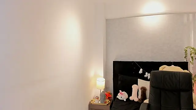 lily_cash1 - Lily_cash1's free webcam