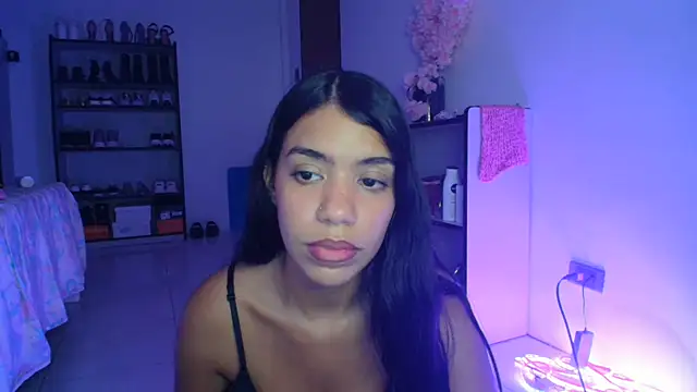 -Naomyy-