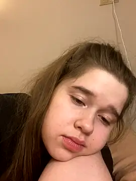 HornyGirlH's Stripchat show and profile