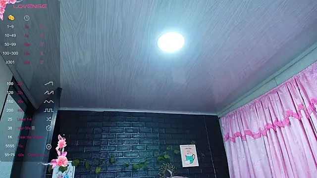 loren_tits24