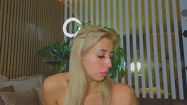 -violettttta- - -violettttta-'s free webcam - UK Sex Cams