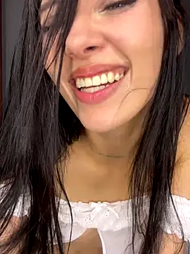 darlingoneness - DarlingOneness's free webcam - UK Sex Cams