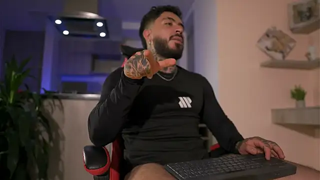  LeoSalvatore_ chat room