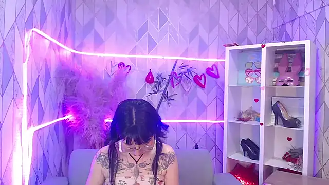 charlottemoonxz - Charlottemoonxz's free webcam - UK Sex Cams