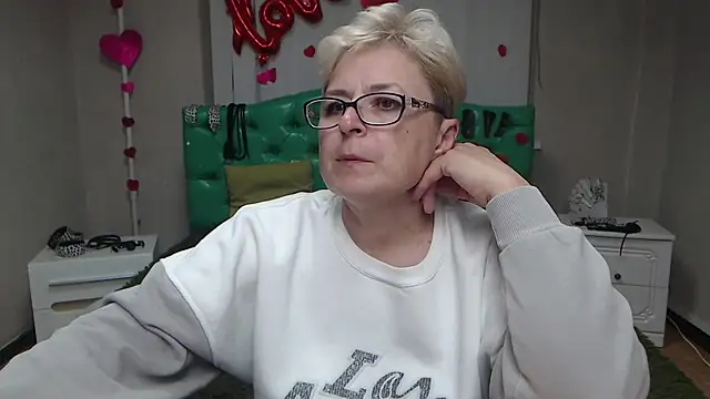  EmiliaGree chat room