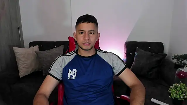 ronnie_miller1 - Ronnie_Miller1's free webcam - UK Sex Cams