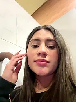isabella21_ (F young) - DILDO IN PUSSY WITH OIL