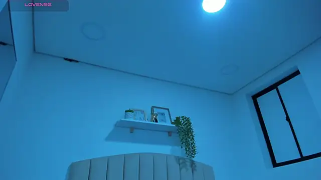 Модель: Mia_thompson_19