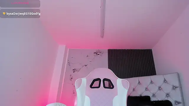 chloesagee - Chloesagee's free webcam