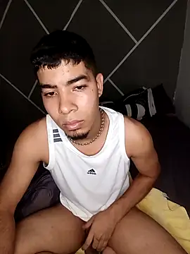 thiagoflores_03 - Thiagoflores_03's free webcam