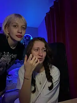 dooubletroublee - Dooubletroublee's free webcam