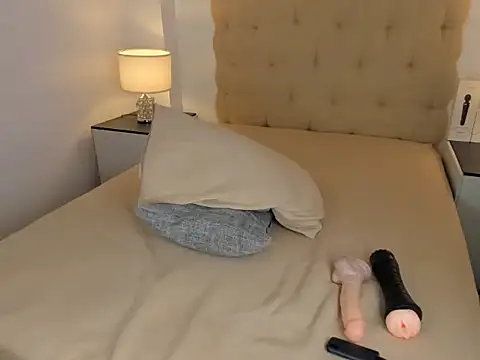  The_Queenstar_was_born chat room