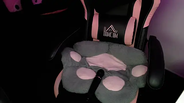 yamira25 - Yamira25's free webcam