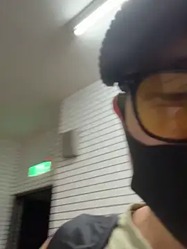 taiwanslutbitch - TaiwanSlutBitch's free webcam