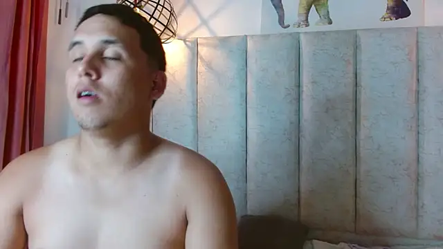 owenandrosecs - Owenandrosecs's free webcam