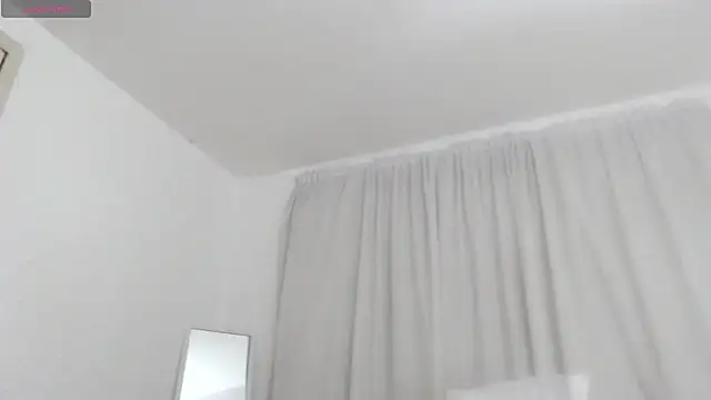 mommyhelpsmee - MommyHelpsmee's free webcam