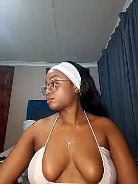 queen-chocolate - Queen-Chocolate's free webcam