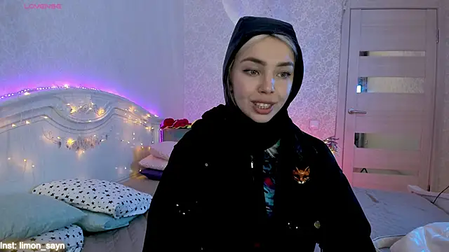 LillyMoure_