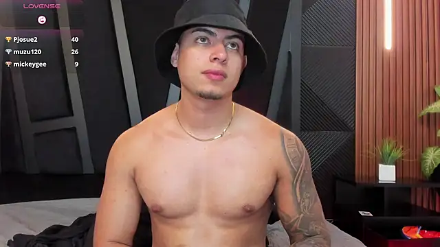 marco_garciia_ chat room
