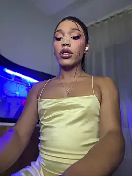 Emaa- Live Webcam on Stripchat