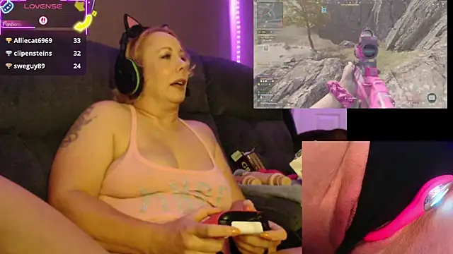 Trixiekittycutie's Stripchat show and profile