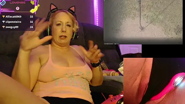 Trixiekittycutie's Stripchat show and profile