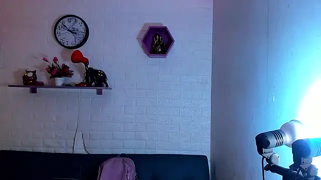 melany_rouse18 - Melany_rouse18's free webcam - UK Sex Cams
