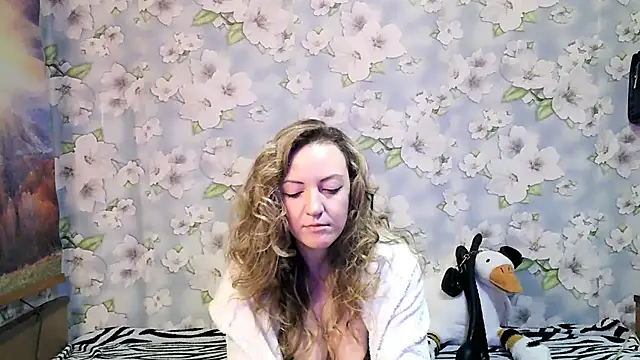 kattyluuu - KattyLuuu's free webcam - UK Sex Cams