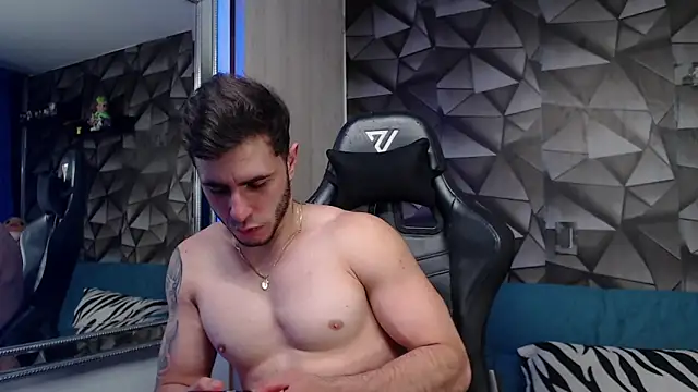 Latino_stud4u