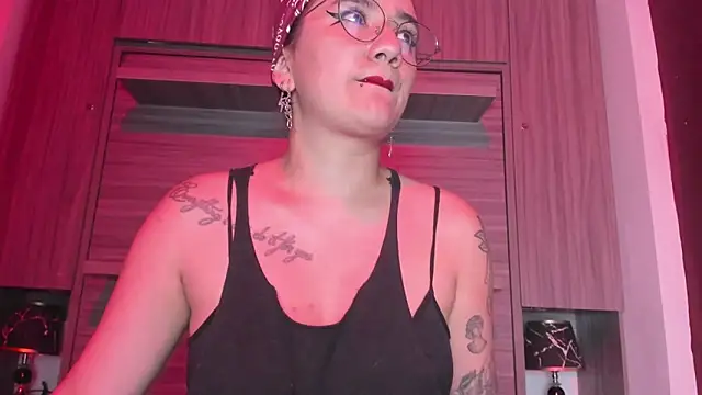 kyliemaxwell - KylieMaxwell's free webcam - UK Sex Cams