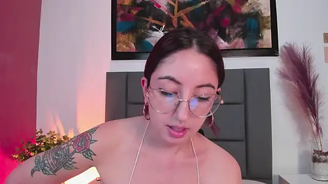 Emilywatsonn