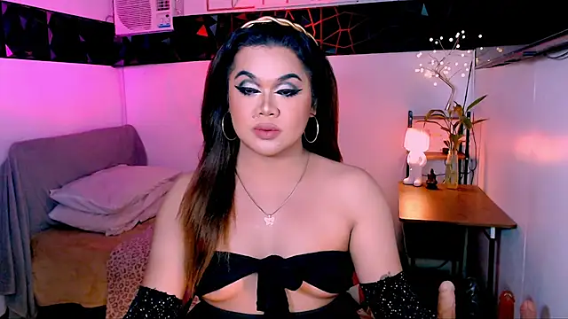 asiankatyhuge - Asiankatyhuge's free webcam - UK Sex Cams
