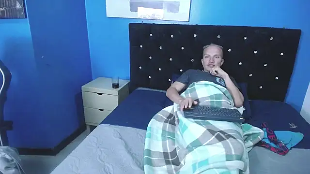 daddypoweer - DaddyPoweer's free webcam - UK Sex Cams