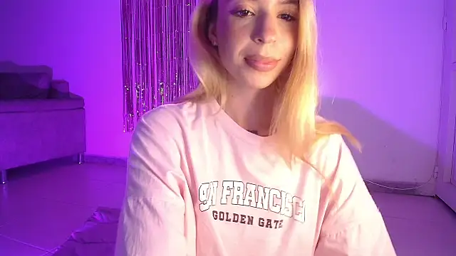 Alina_Lee_t