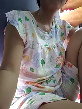 baby-sexytits18 - Baby-sexytits18's free webcam - UK Sex Cams