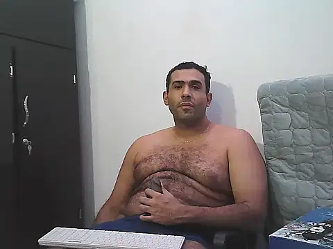 alphalatinobear - AlphaLatinoBear's free webcam - UK Sex Cams