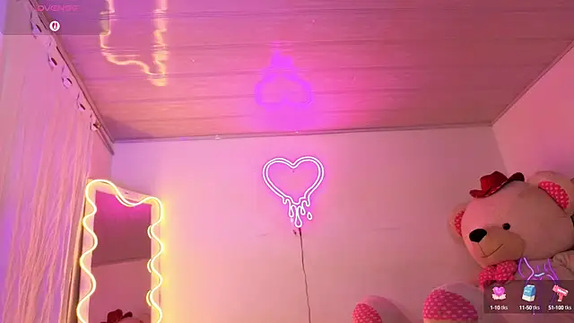 Laylafoxy_tay