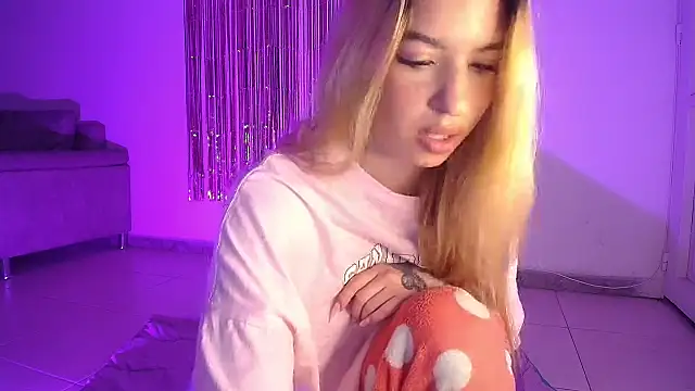 Alina_Lee_t